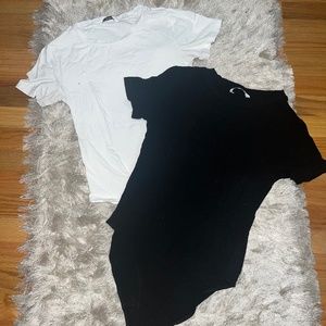 2 Bodysuits